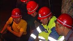 Amberg Technologies – 测量 – 地理信息 – 数字化基础设施 – 铁路工程 – Amberg Rail – 铁路轨道测量 – 轨道竣工测量 – 轨道检测 – 轨道几何（EN 13848）– 轨道病害检测 – 轨道文档记录 – 轨道高低测量 – 轨距测量 – 无砟轨道调整 – 无砟轨道验收 – 捣固作业测量 – 结构限界测量 – 铁路限界分析 – 动态限界 – 动态包络 – IMU 惯性测量单元 – 隧道工程 – Amberg Tunnel – 隧道测量与监测 – 隧道激光扫描 – 隧道断面测量 – 隧道开挖控制 – TBM 盾构 – 爆破法 – 喷射混凝土 – 地球物理 – Amberg TSP – 隧道地震预测 – 地质超前预报 – 断层探测 – 岩体结构 – 冲击锤测试 – 连续地质预测 – 数字孪生 – 高精度监测 – 土木工程 – 地下工程创新 – 精密测量系统